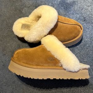 Ugg Disquette platform slippers women’s size 7
